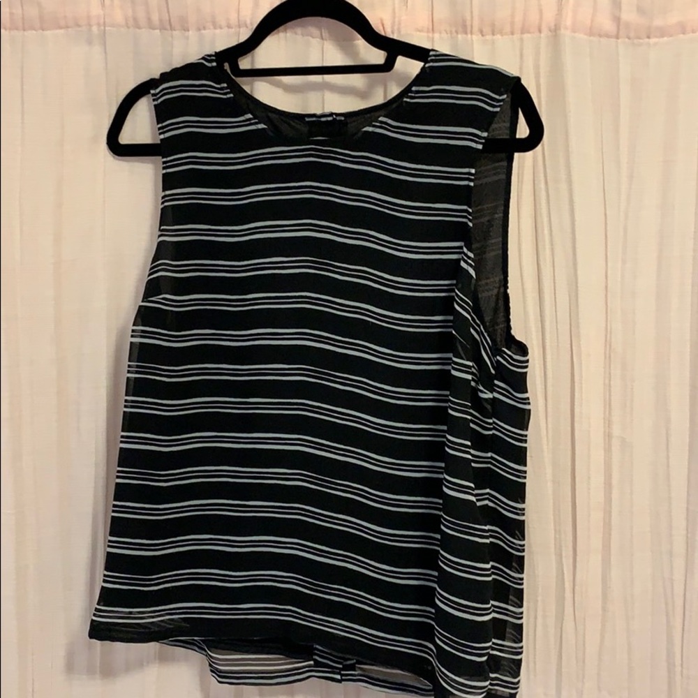 Banana Republic black and white sleeveless top